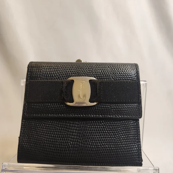 Salvatore Ferragamo Vara Vintage Wallet - Picture 1 of 12